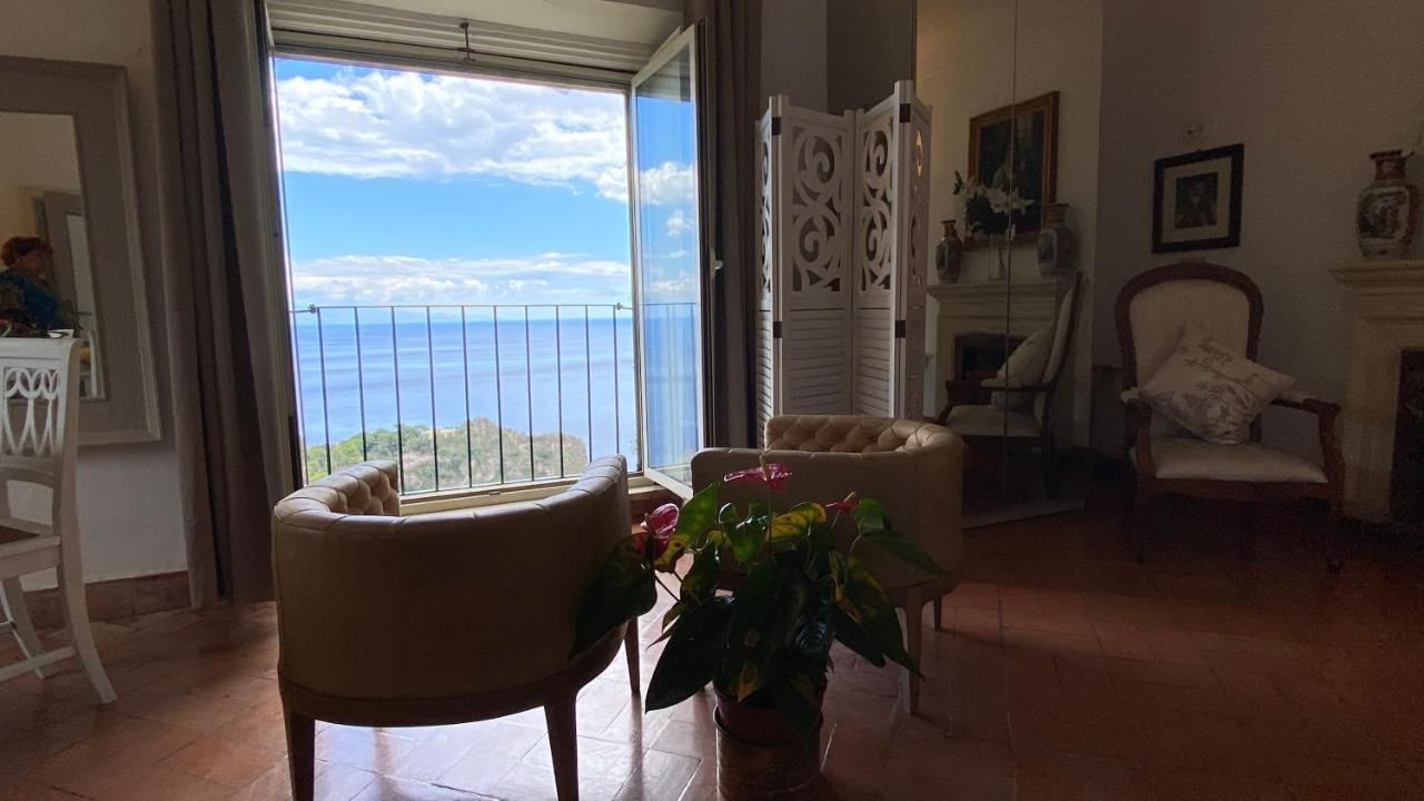 Villa Don Mimi Guarnaschelli La Dependace Taormina Exterior photo