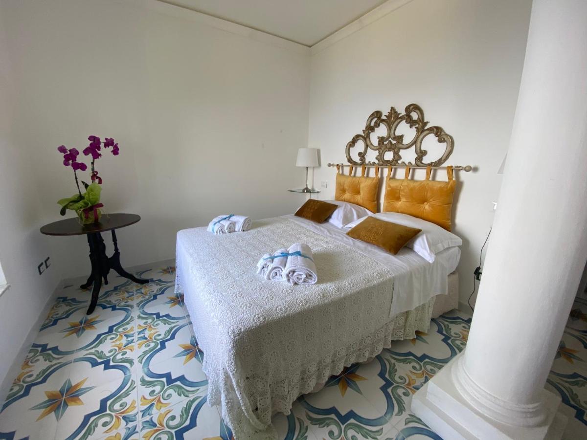 Villa Don Mimi Guarnaschelli La Dependace Taormina Exterior photo